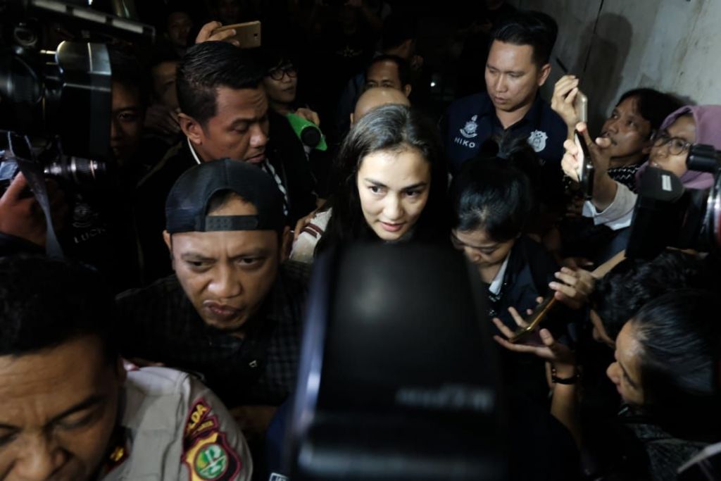 Atiqah Hasiholan Dicecar 16 Pertanyaan soal Hoaks Ratna Sarumpaet