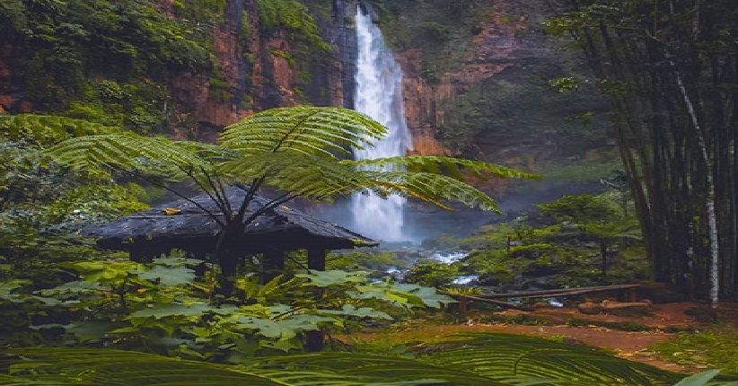 Pesona Lumajang yang Bikin Takjub, Kunjungi Air Terjun Kapas Biru
