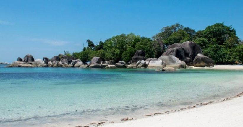 3 Pantai Hits di Babel, Tanjung Kelayang Ada Batu Mirip Kepala Burung