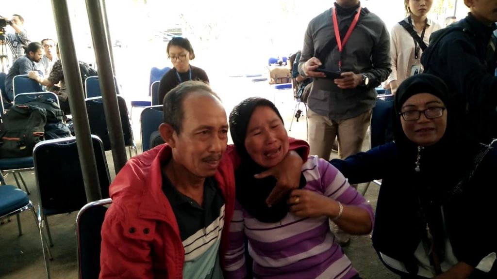 5 Anggota Keluarga Jadi Korban Lion Air JT 610, Idariyani Histeris 