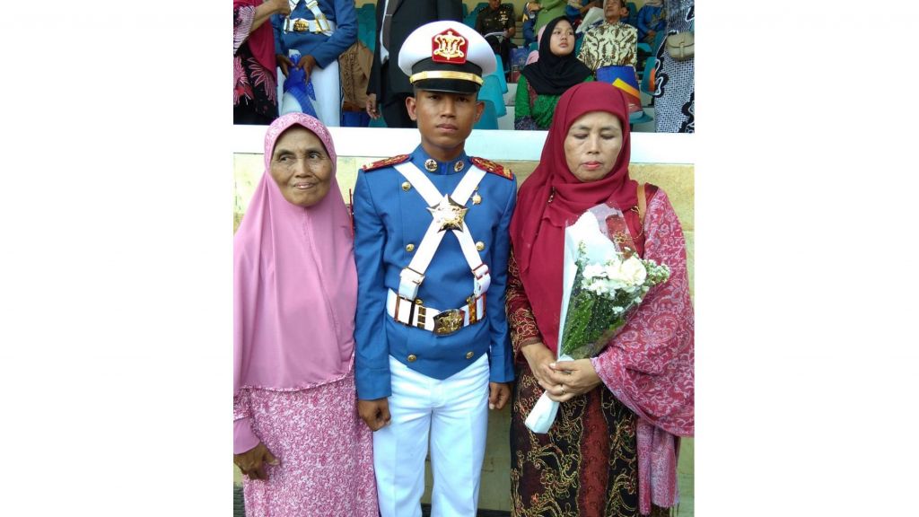 Imron, Anak Tukang Bubur asal Purbalingga Dilantik Jadi Taruna Akmil