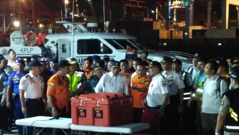 Ini Alasan Black Box Dimasukkan dalam Wadah Berisi Air