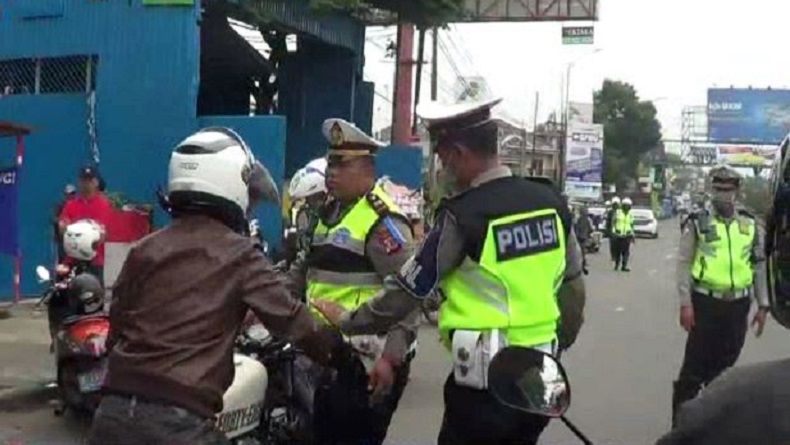 Sempat Coba Kabur, Pengendara Moge Terjaring Operasi Zebra di Cimahi