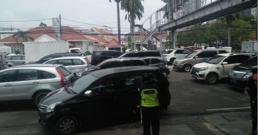 Ada Aksi Bela Tauhid 211, Jalan di Depan Stasiun Gambir Macet