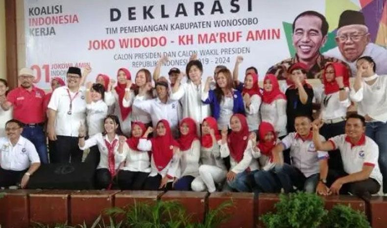 Beri Kenyamanan Jamaah, Perindo Wonosobo Perbaiki Paving Block Masjid