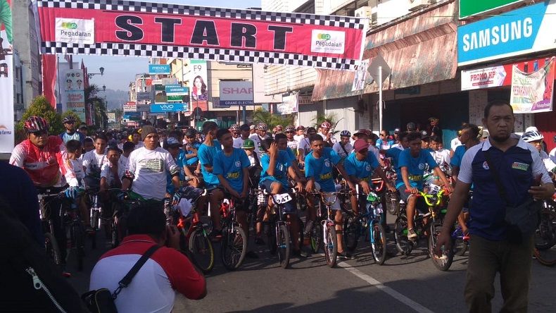 Nuansa Berbeda Sepeda Nusantara di Kota Ambon