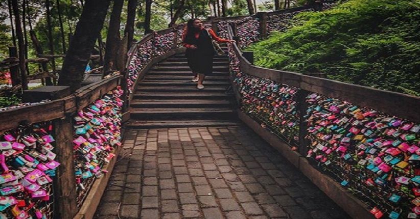 Tak Perlu Jauh ke Paris, Bandung Juga Punya Objek Wisata Gembok Cinta