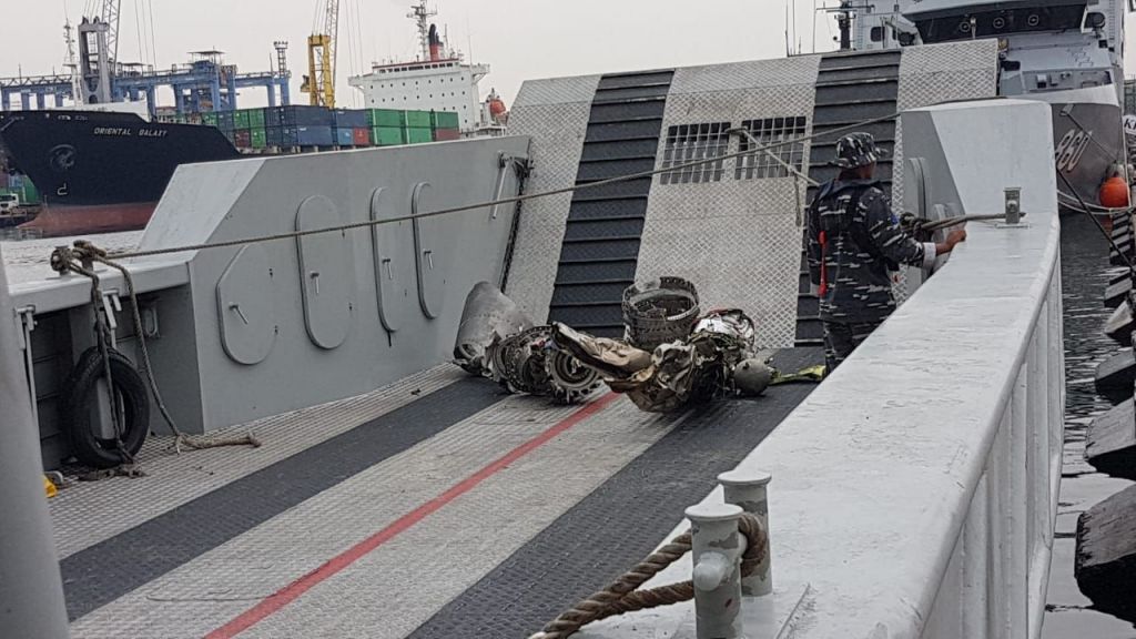 Tim SAR Gabungan Temukan Turbin Pesawat Lion Air JT 610