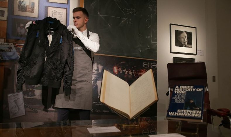 Buku Desertasi Fisikawan Stephen Hawking Laku Rp11 Miliar