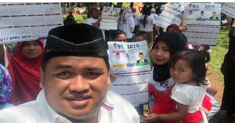 Cegah DBD, Caleg Perindo Asapi Ratusan Rumah di Bogor