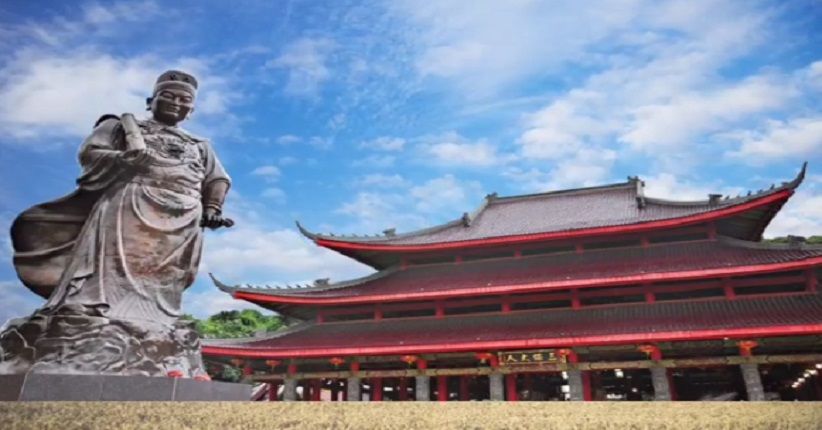 Wisata Sejarah di Semarang, Kunjungi Sam Po Kong Layaknya Luar Negeri