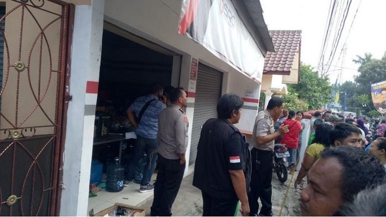 Korban Pembunuhan Satu Keluarga di Bojong Nangka Dibawa ke RS Polri