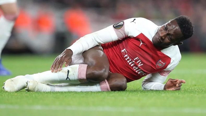 Cedera Engkel Parah, Welbeck 2 Kali Naik Meja Operasi