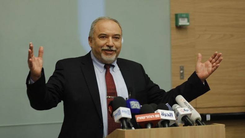 Tak Sepakat soal Gencatan Senjata dengan Gaza, Menhan Israel Mundur