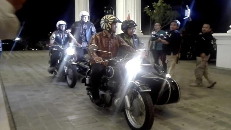 Pisah Sambut Kadiv Humas Polri, Iqbal dan Setyo Naik Moge Klasik