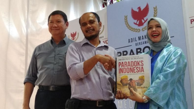 Tim Prabowo Luncurkan Buku Paradoks Indonesia Versi Braille