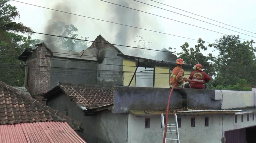 Gudang Mainan Terbakar di Kendal, Warga Dengar Bunyi Ledakan
