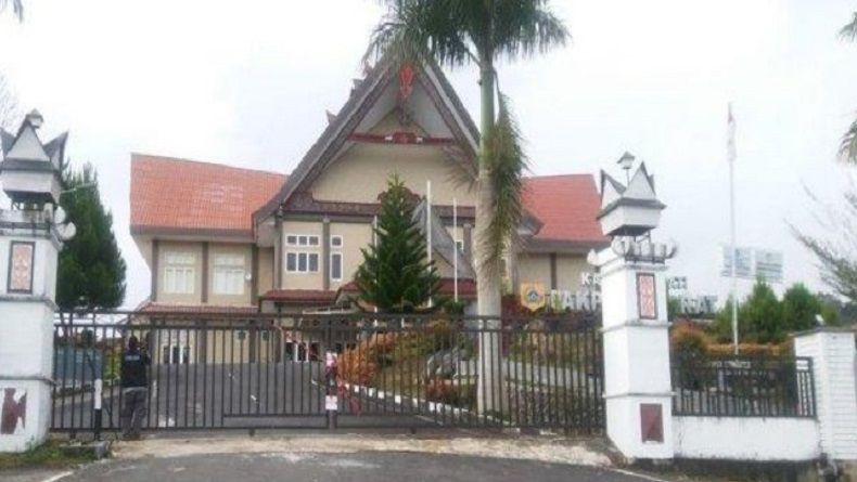 Cari Bukti Korupsi, Penyidik KPK Geledah Kantor Bupati Pakpak Bharat