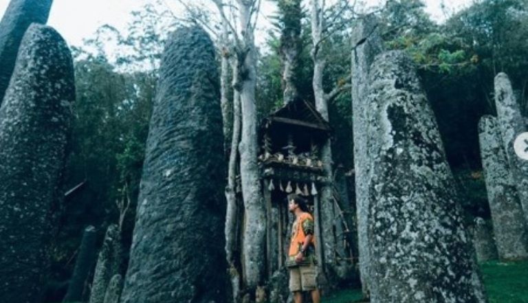 Mirip Stonehenge Inggris, Menhir Purba Ini Ternyata Ada di Toraja