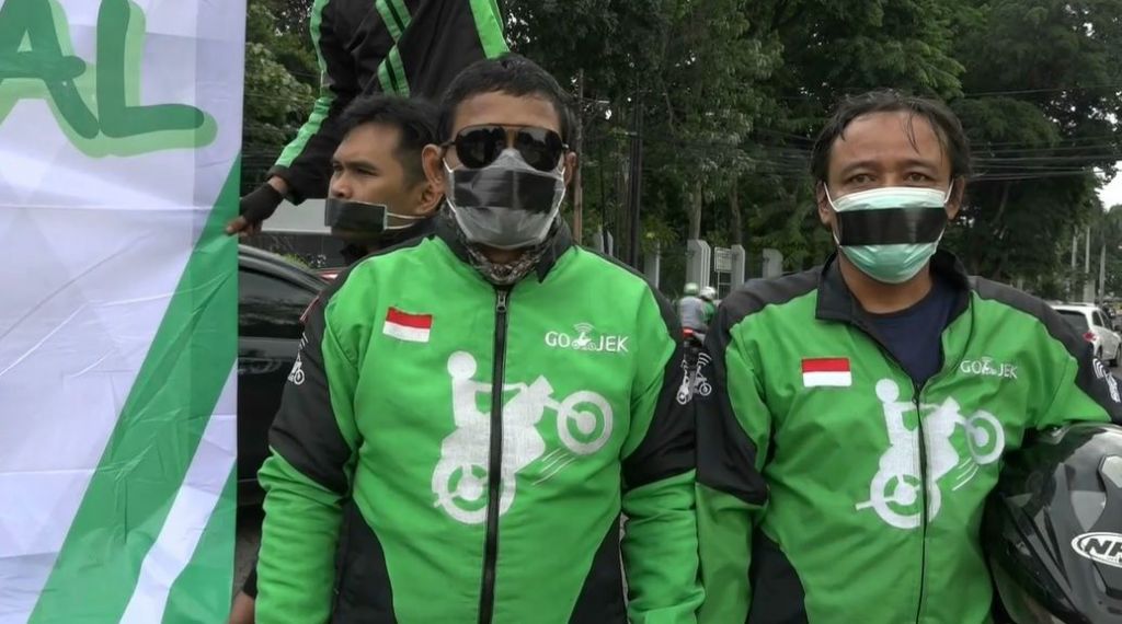  Aksi Bisu Ojek Online di Menteng, Massa Desak Prabowo Minta Maaf