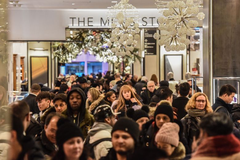 Rayakan Black Friday, Jutaan Warga Serbu Pusat Perbelanjaan di AS