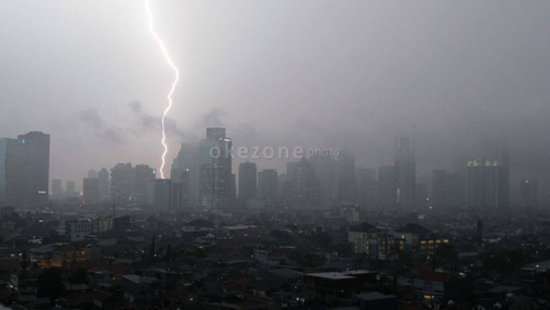 BMKG: Hujan Guyur Ibu Kota Siang Ini