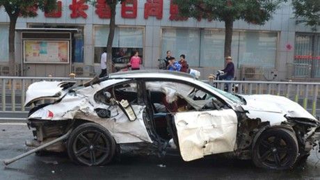 Mobil Seruduk Trotoar dan Halte Bus di China, 7 Orang Tewas