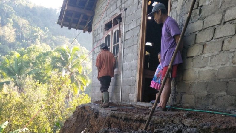 Bukit Tergerus Longsor, Rumah Warga di Kulonprogo Bakalan Terdampak