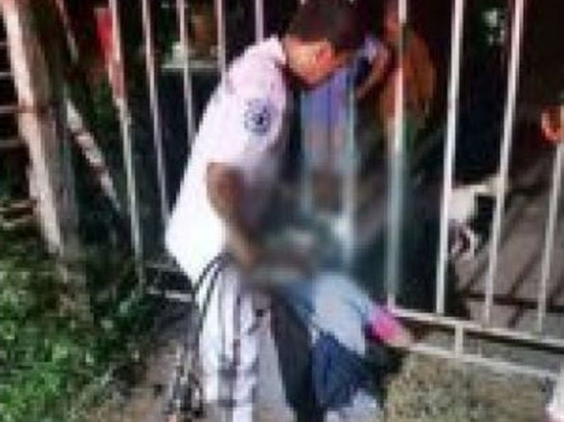 Hendak Masuk Rumah, Kepala Perempuan Ini Tersangkut 9 Jam di Pagar