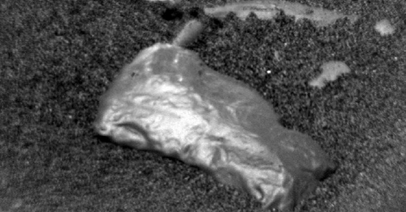 Curiosity Abadikan Objek Mengkilap di Mars