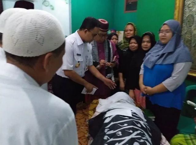 Anies Melayat ke Kebon Pala, Ketua RW yang Meninggal Usai Reuni 212