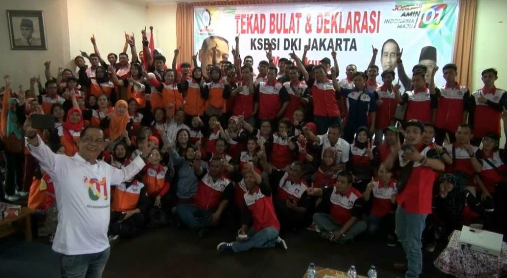 Ratusan Buruh KSBSI Deklarasi Dukung Jokowi-Ma'ruf di Gedung Juang 45