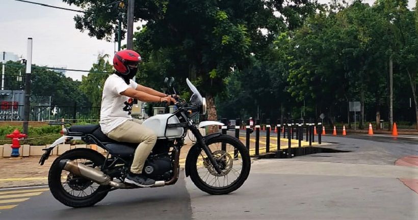 Sensasi Motor Adventure Royal Enfield Himalayan di Jalan Raya