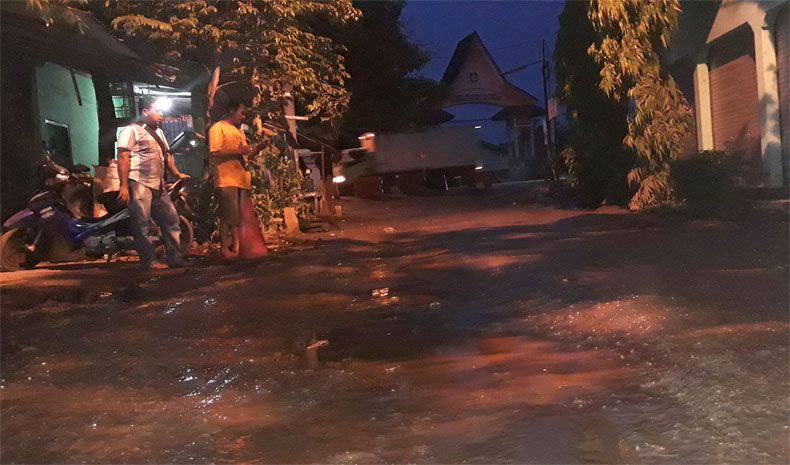 Warga Temon Blokade Jalan yang Rusak Parah akibat Proyek Bandara NYIA