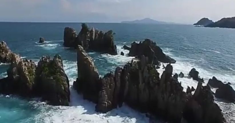 Mengintip Keunikan Pantai Gigi Hiu Lampung, Karangnya Terlihat Eksotis