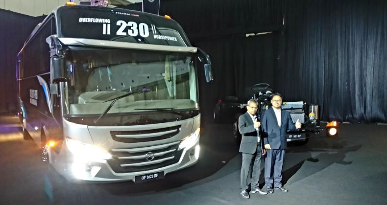 Mercedes-Benz Luncurkan 2 Bus Premium, Ini Spesifikasinya
