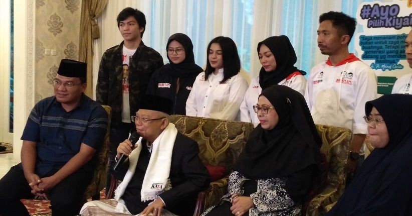 Ma'ruf Amin Tepis Kabar Kakinya Terkilir karena Terpleset