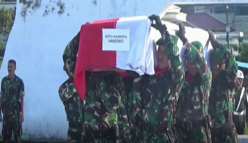 Jenazah Pratu Makamu yang Gugur Tertembak KKB Dievakuasi ke Timika