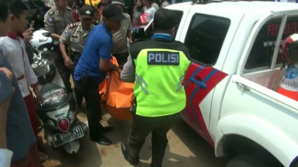 Kecelakaan Innova Tabrak Separator Busway di Tamansari, Sopir Tewas