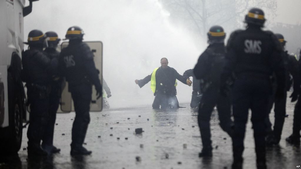 Prancis Kerahkan 65 Ribu Polisi untuk Amankan Demo Besok