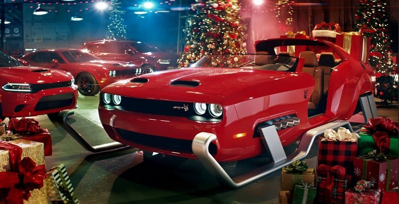 Dodge Challenger SRT Disulap Jadi Kereta Sinterklas