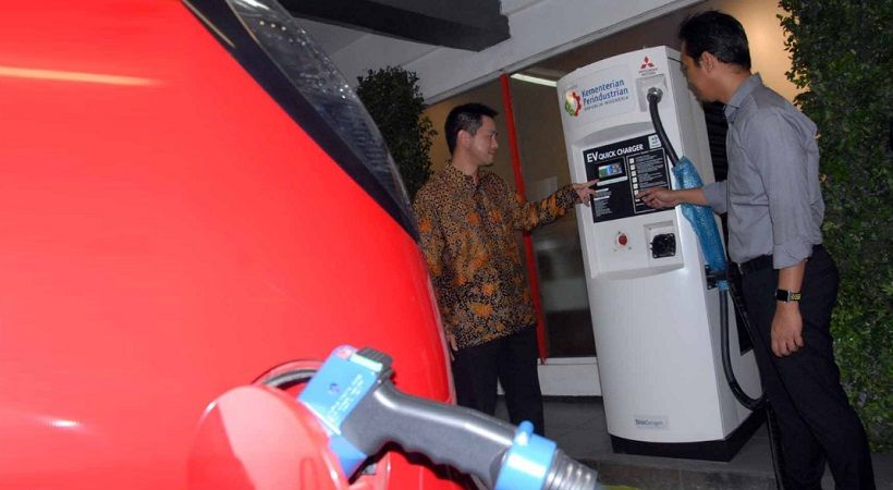 Mitsubishi Dukung Kehadiran Stasiun Pengisian Mobil Listrik