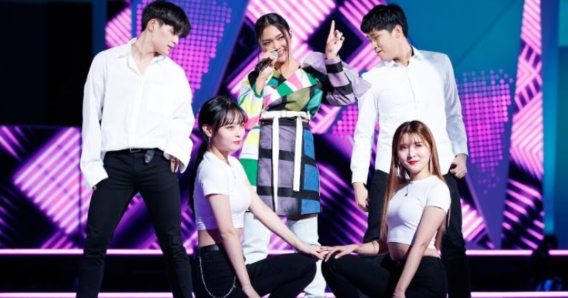 Raih Penghargaan di MAMA 2018, Begini Penampilan Modis Marion Jola 