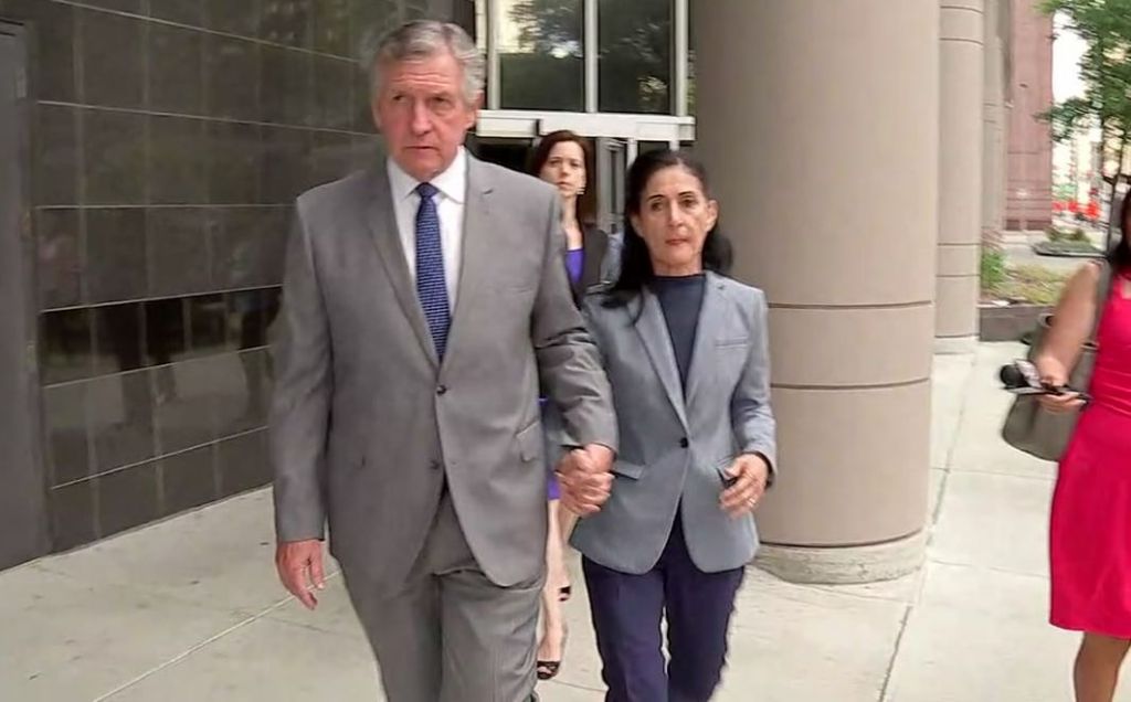 Pasangan Lansia Brasil Dihukum Penjara karena Culik Cucunya di AS