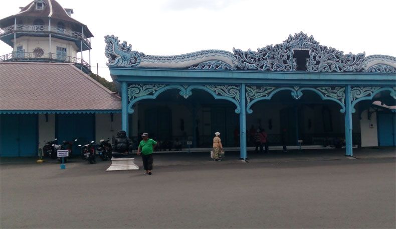  Lembaga Dewan Adat Keraton Solo Gelar Kirab 1.000 Tumpeng Sambut Malam Selikuran