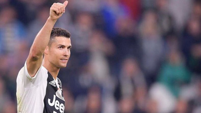 Cristiano Ronaldo Cetak Gol ke-5.000 Juventus di Serie A