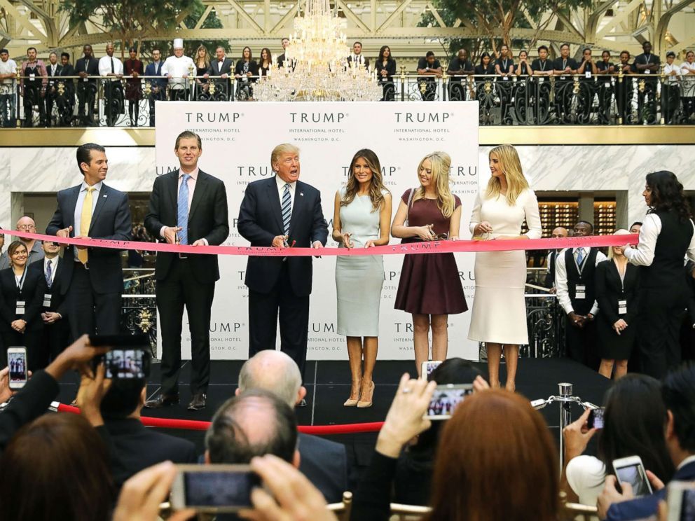 Diserang Berbagai Tuduhan, Trump Bubarkan Badan Amal Pribadinya