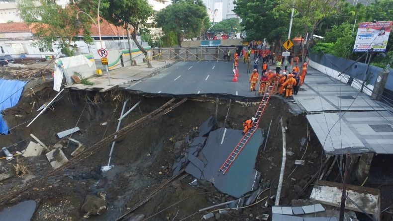 Polisi Umumkan Tersangka setelah Dalami Kasus Amblesnya Jalan Gubeng
