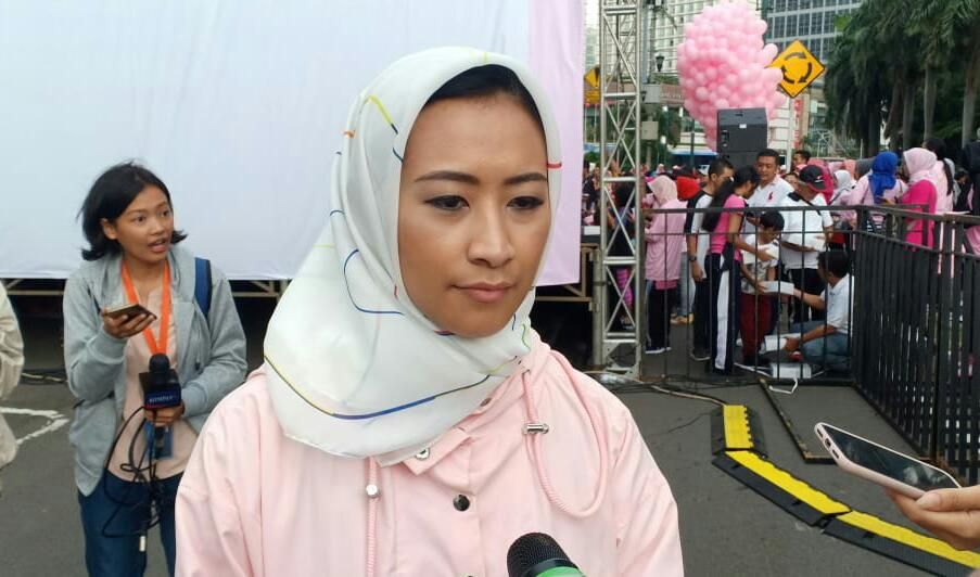 Meriahnya Gerakan Peluk Ibu Satu Indonesia di Bundaran HI