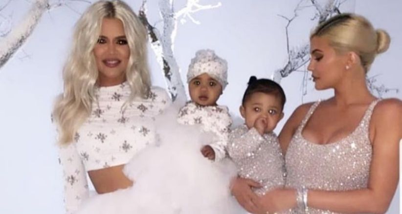 Natal, Khloe Kardashian dan Buah Hati Kenakan Karya Desainer Indonesia
